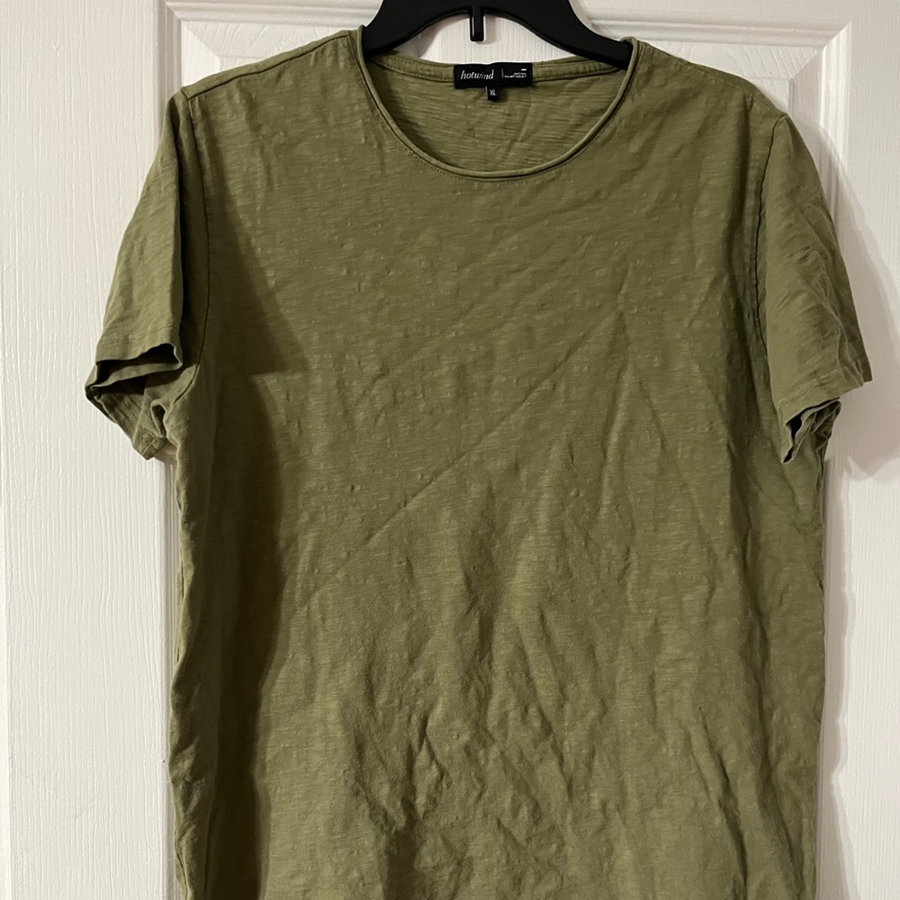 Hotwind XL Women’s Olive Green T-shirt Pullover Short Sleeve, crew neck, 8”, in